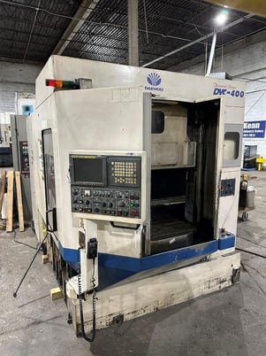 Daewoo Doosan #DVC-400, rotating pallet vertical machining center, 3-Axis, Fanuc 21iMB, 22" X, 15.7" Y, 22.4" - Image 1