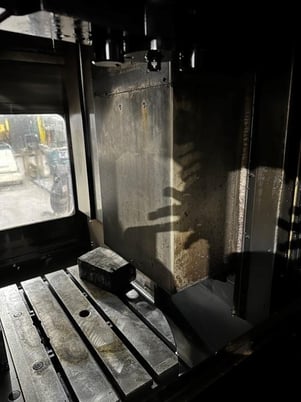 Daewoo Doosan #DVC-400, rotating pallet vertical machining center, 3-Axis, Fanuc 21iMB, 22" X, 15.7" Y, 22.4" - Image 6