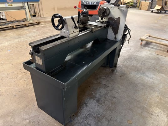 13" x 40" Harrison #M300, toolroom lathe, 3-jaw chuck, inch/metric threading, live center, chuck guard - Image 4