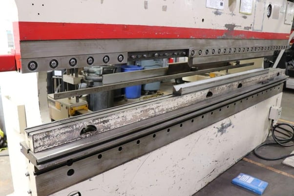 175 Ton, Cincinnati #AS175-10 Autoshape, CNC hydraulic press brake, 12' overall, 126-3/4" between housing - Image 7
