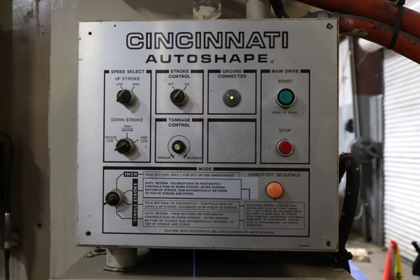 175 Ton, Cincinnati #AS175-10 Autoshape, CNC hydraulic press brake, 12' overall, 126-3/4" between housing - Image 10