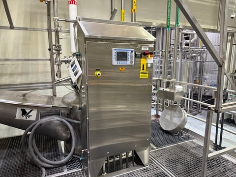 500 gallon Feldmeier, Stainless steel chopper tank, jacketed, with drum tilter, 2003 - Image 4