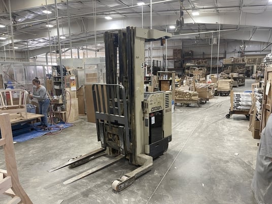 3000 lb. Crown #RR3520-35, Electric Reach Fork Lift, 210" max. fork height - Image 2