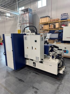 51 Ton, 3.8 oz., Tayu #TC-450DS, vertical dual shuttle injection molding machine, Sigmatek Control, new, 2024 - Image 4