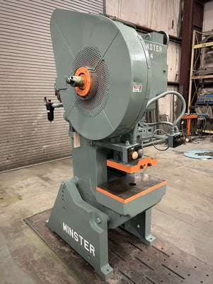 32 Ton, Minster #4, flywheel gap, 3" stroke, 9.5" Shut Height, 24" x 15" bed, 100 SPM - Image 3