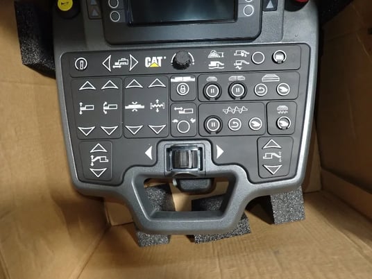 Caterpillar, 551-6330, Control - Image 3