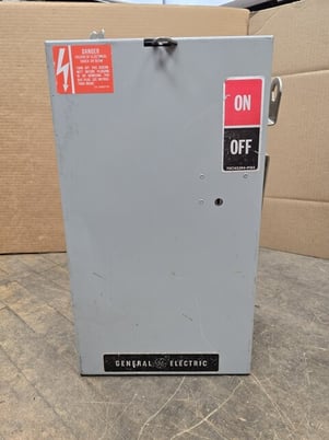 60 Amps, General Electric #FVK463R, flex-a-plug fusible bus pl, 600 Volts, 3PH, 4W, Style 4 - Image 2