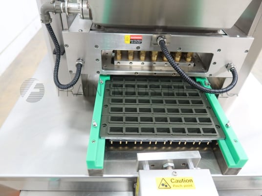 Loynds #CD05, mini servo driven depositing system, Stainless Steel, 40 strokes/min., 15-1/2" x 12-1/4" x 11" - Image 2