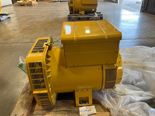 130 KW, Caterpillar #LC3114G, generator end, 12 wire reconnectable, new surplus, 2025 - Image 1