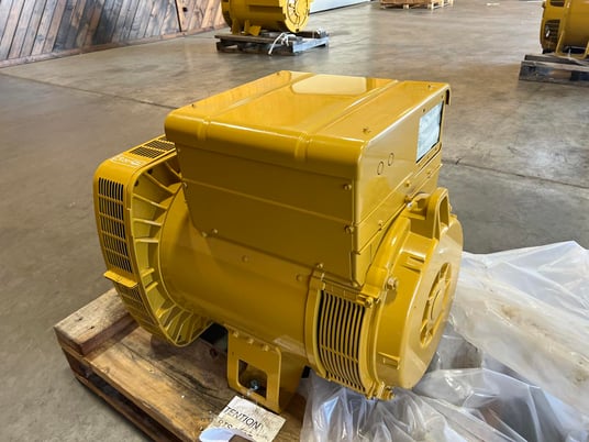 130 KW, Caterpillar #LC3114G, generator end, 12 wire reconnectable, new surplus, 2025 - Image 2