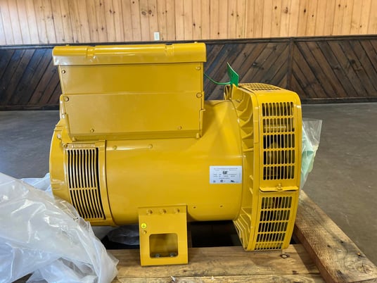 130 KW, Caterpillar #LC3114G, generator end, 12 wire reconnectable, new surplus, 2025 - Image 4