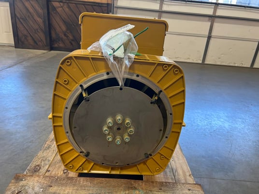 130 KW, Caterpillar #LC3114G, generator end, 12 wire reconnectable, new surplus, 2025 - Image 6