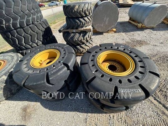 Caterpillar 930 TIRES, Construction - Image 1