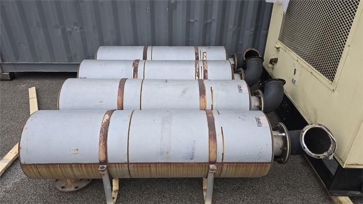 600 KW, Diesel Generator, Modine Heat Exchanger, 1232 hours, 2015 - Image 2