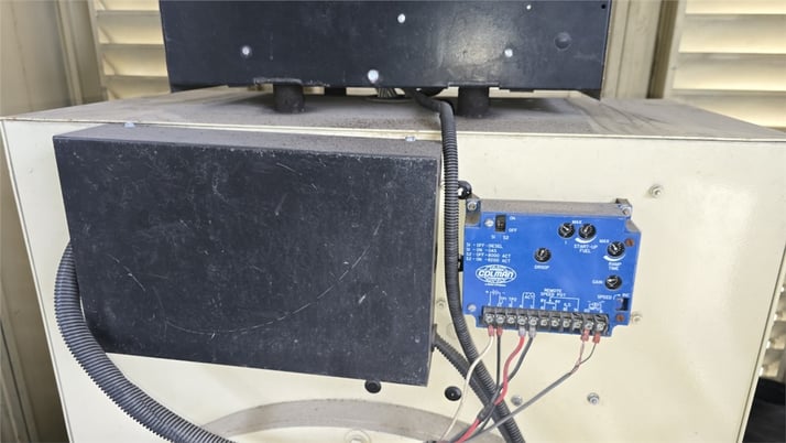 600 KW, Diesel Generator, Modine Heat Exchanger, 1232 hours, 2015 - Image 4