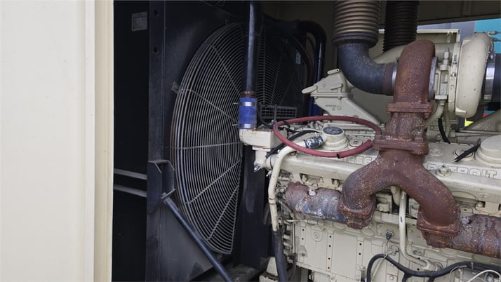 600 KW, Diesel Generator, Modine Heat Exchanger, 1232 hours, 2015 - Image 10
