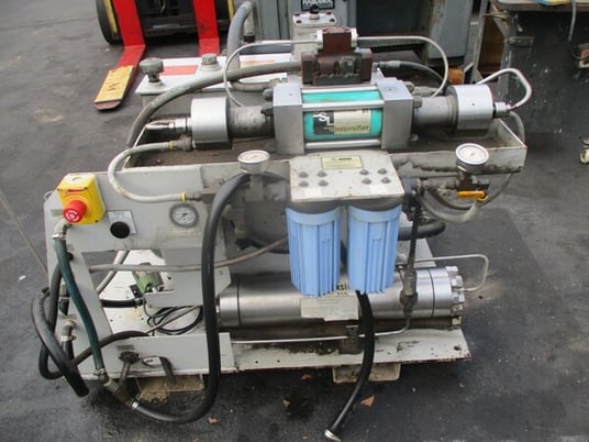 Flow, WaterJet Cutter w/Hydraulic Powered Intensifier, 30 HP, 60000 psi - Image 1