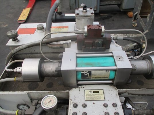 Flow, WaterJet Cutter w/Hydraulic Powered Intensifier, 30 HP, 60000 psi - Image 2