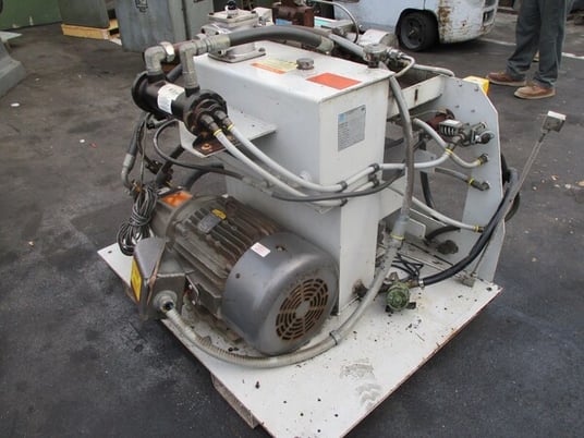 Flow, WaterJet Cutter w/Hydraulic Powered Intensifier, 30 HP, 60000 psi - Image 9