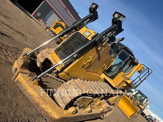 Caterpillar D8T, Crawler Dozer, 11758 hours, S/N: FMC00616, 2016 - Image 1