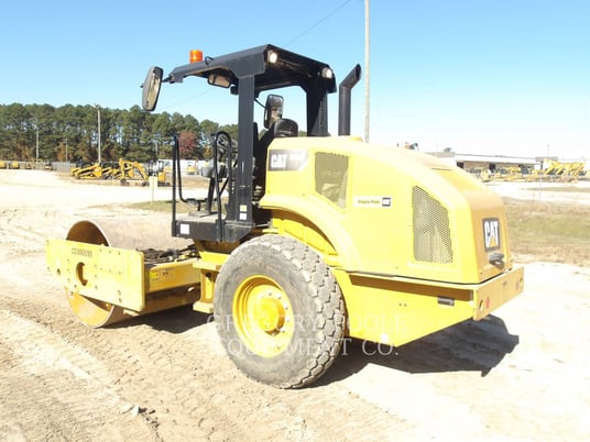 Caterpillar CS44B, Vibratory Single Drum Smooth, 751 hours, S/N: CS300599, 2018 - Image 4