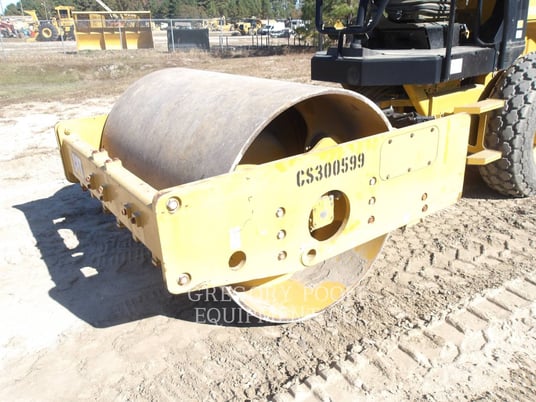Caterpillar CS44B, Vibratory Single Drum Smooth, 751 hours, S/N: CS300599, 2018 - Image 6