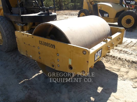 Caterpillar CS44B, Vibratory Single Drum Smooth, 751 hours, S/N: CS300599, 2018 - Image 8