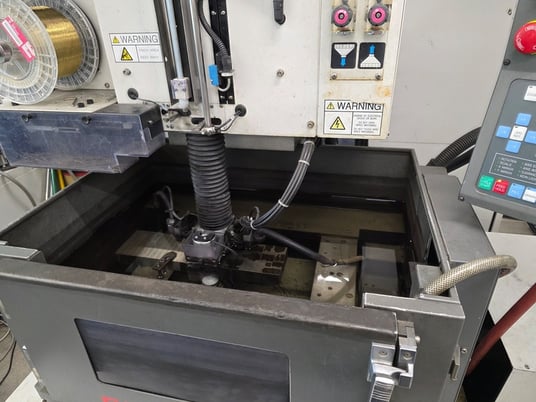 Fanuc #Alpha-0iB/AWF, wire Electrical Discharge Machine, 12.6" X, 8.7" Y, 7" Z, automatic threading - Image 9