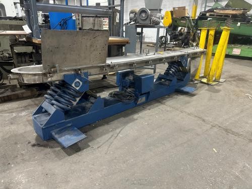 16" wide x 11' long, Kinergy #KDC-12-SD, vibratory feeder - Image 1