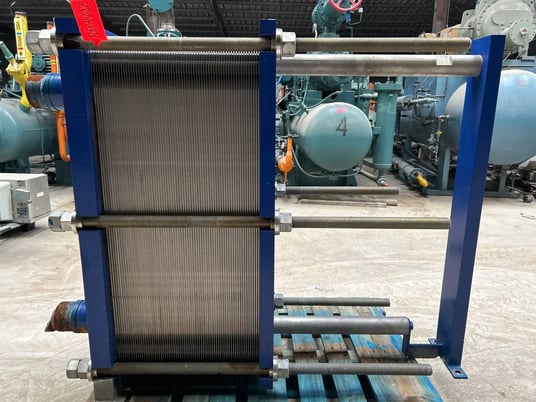 360-370 sq.ft., Mueller #AT25W, accu-therm semi-welded plate heat ex, 250 psi @ 200&deg;F, 800 GPM, 2010 - Image 4