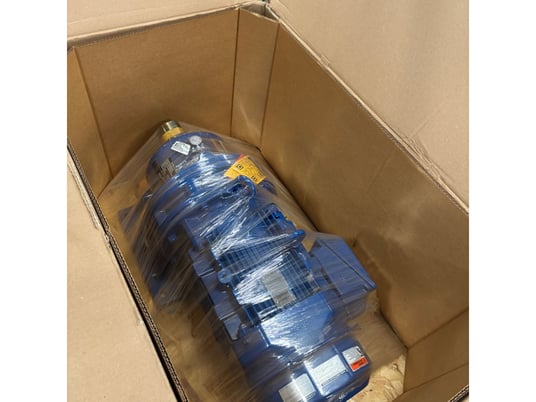 Sumitomo #CHHMS10-6175YB-EP-B-43, Motor & Gearbox Assembly, 10 HP, IE3, unused, 2019 - Image 2