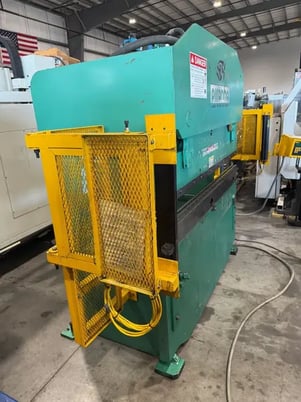 35 Ton, Piranha #3506, hydraulic press brake, 6' overall, 62" between housing, 4" stroke, 1-Axis CNC Back - Image 3