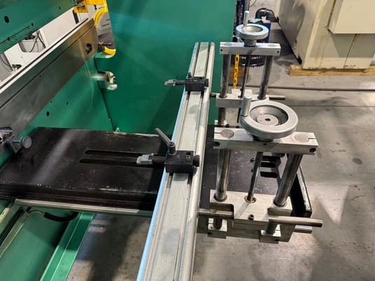 35 Ton, Piranha #3506, hydraulic press brake, 6' overall, 62" between housing, 4" stroke, 1-Axis CNC Back - Image 7