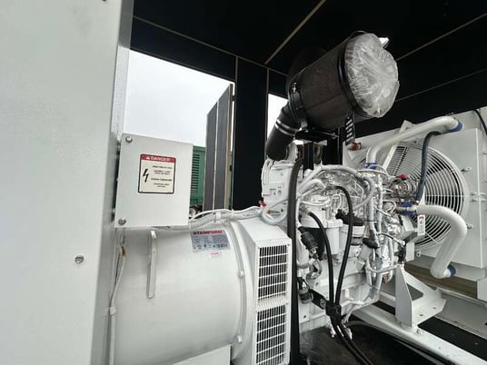 250 KW Blue Star Power Systems #JD250-02, diesel generator set, 120/208 Volts, 422 HP @ 1800 RPM, John Deere - Image 5