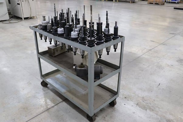 Caterpillar 50 assorted tool holders in cart (36 available) - Image 4