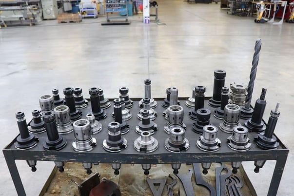Caterpillar 50 assorted tool holders in cart (36 available) - Image 7