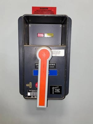 General Electric #AKD-8, 7-section switchgear section - Image 2