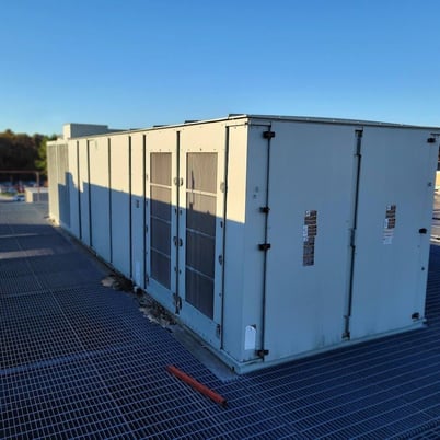 55 Ton, Trane Intellipak #SLHLF5540KNDESAE11A, hot water heat or cooling only, unused, 2013 - Image 2