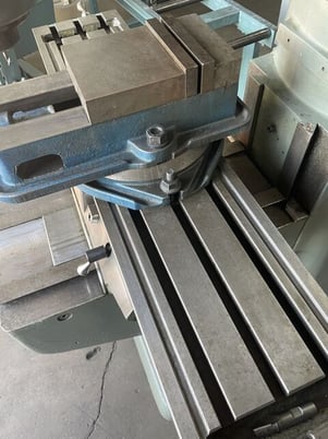 Roundtower #TM-2V, Vertical Mill, 2 HP, R-8, 9" x42" table, 30" x 12" x 16", 220/440 V. - Image 3