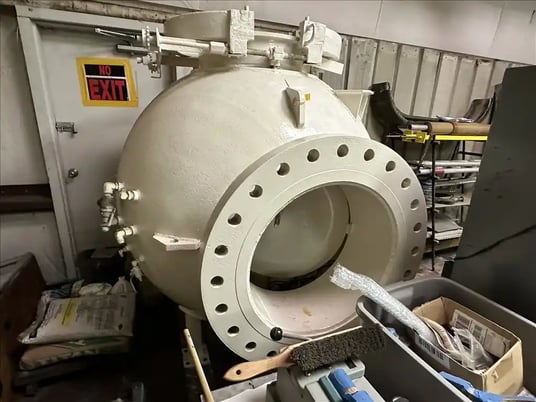 TUP Decompression Chamber, Perry Baromedical Baromedical, side lock manway, slide flange, 1973 - Image 3