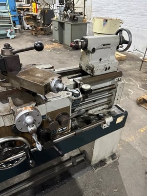 15" x 40" South Bend #400, Engine Lathe, 8" swing over carriage, 8" 3 & 4-jaw chucks, 2" spindle bore, 460 - Image 6