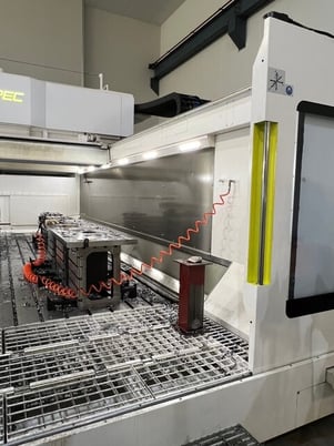 Apec #G3060-5L, 5-Axis Double Column Gantry Mill, 236.6" X Travel, 118.1" Y Travel, 39.3" Z, 15000 RPM, 40 - Image 4