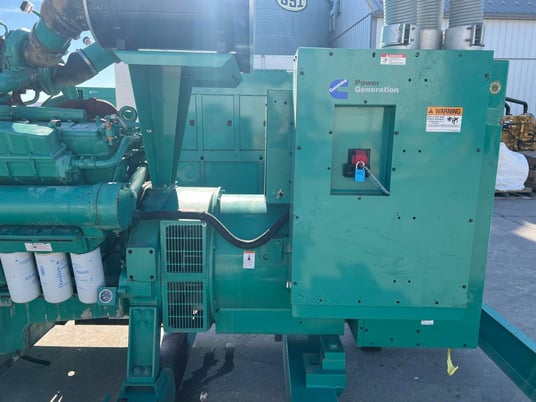 600 KW Onan, Cummins #VTA-28-G5, diesel generator set, open skid, 277/480 Volts, 225 hours, 2001 - Image 5