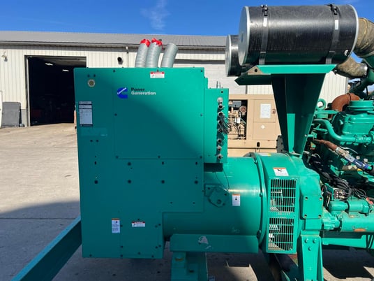 600 KW Onan, Cummins #VTA-28-G5, diesel generator set, open skid, 277/480 Volts, 225 hours, 2001 - Image 7