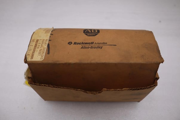 Allen-Bradley Bradley 815-D0V4 Ser K Manual Size 3 Heater Overload Base - STOCK 5718CC - Image 1