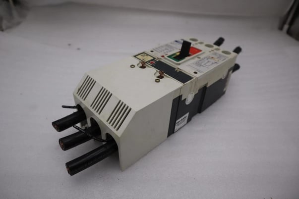 Allen-Bradley Bradley 140U-J6X3 100A 3P 600V AC 250V DC Circuit Breaker STOCK H1870 - Image 1