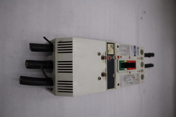 Allen-Bradley Bradley 140U-J6X3 100A 3P 600V AC 250V DC Circuit Breaker STOCK H1870 - Image 2