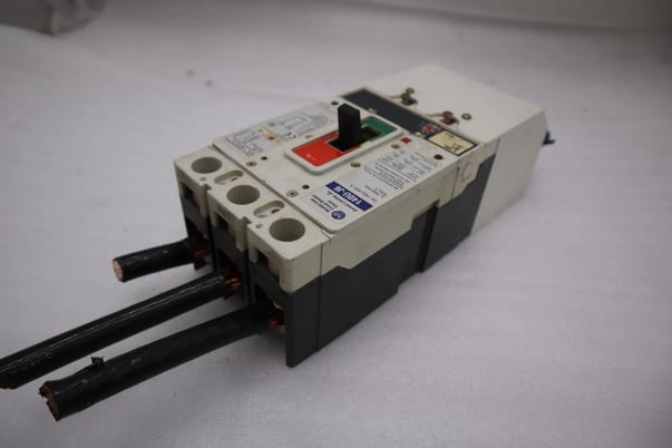 Allen-Bradley Bradley 140U-J6X3 100A 3P 600V AC 250V DC Circuit Breaker STOCK H1870 - Image 4
