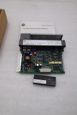 Allen-Bradley Bradley 1746-NIO4I SLC 500 Analog Output Module - NEW - STOCK 5187CC - Image 2