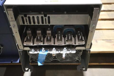 Allen-Bradley BRADLEY 20G1AND125JA0NNNNN PowerFlex 755 AC Drive 100 HP - STOCK CC105 - Image 2